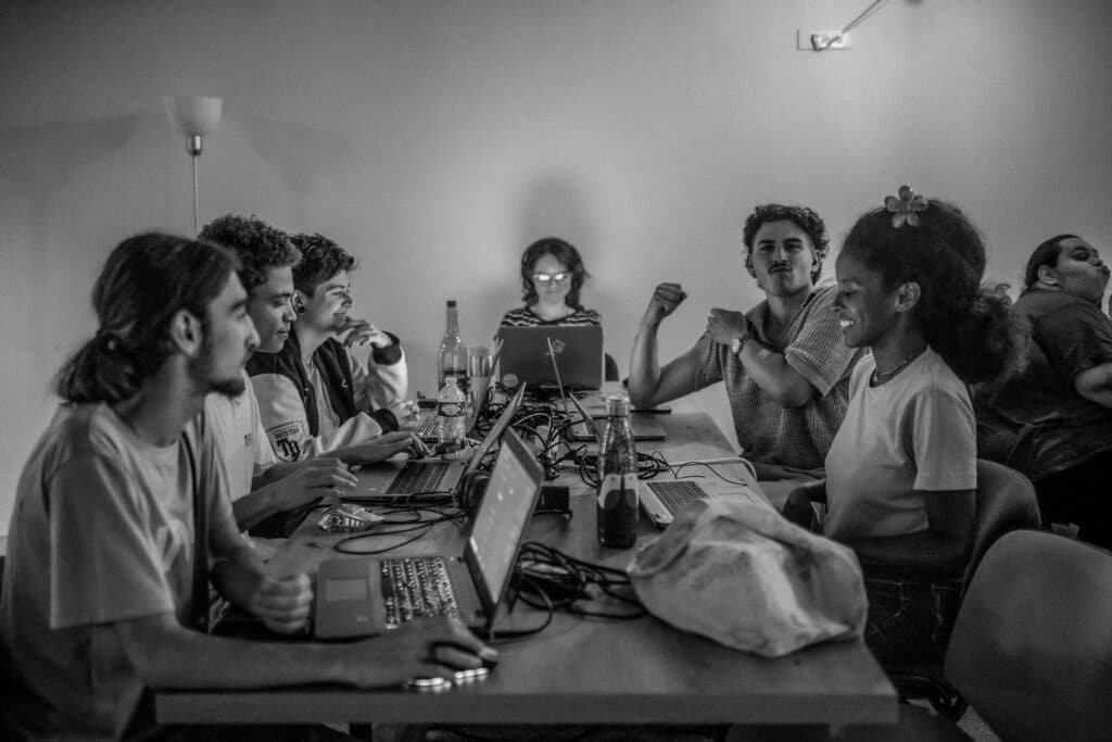 Former Autrement, pour coder demain : un partenariat ouvrant les métiers du numérique à tous